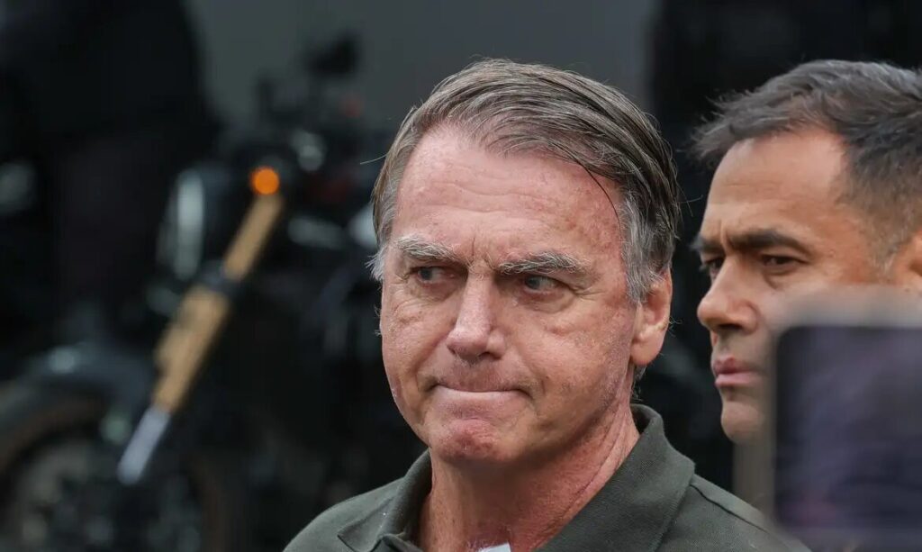A defesa de Jair Bolsonaro alegou que o ruído chegou a causar um desconforto de forma extrapolante, podendo afetar a saúde e a integridade física do ex-mandatário. - (crédito: Fabio Rodrigues-Pozzebom/Agência Brasil)
