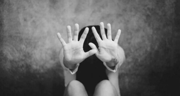 Projeto que endurece penas para assédio sexual e estupro é aprovado na Câmara