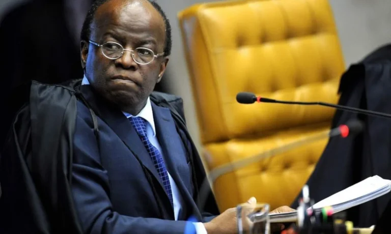 Joaquim Barbosa se filia ao Democracia Cristã para concorrer à presidência