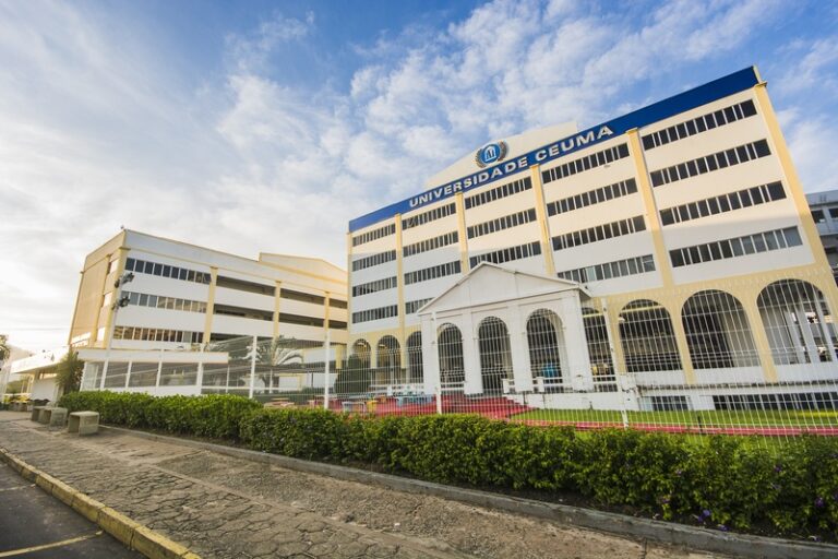 Mãe de estudante admite erro em fala sobre UBS, mas acusa prefeito de “exposição desproporcional”