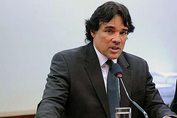 Edison Lobão Filho aciona OAB-MA contra advogada por suposto incentivo a invasões