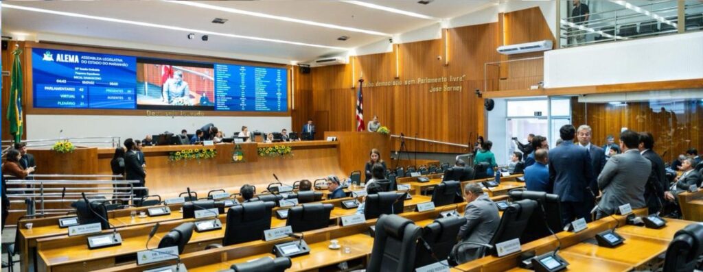 Deputados durante a sessão plenária realizada na manhã desta quinta-feira (7) (Foto: Agência Assembleia)