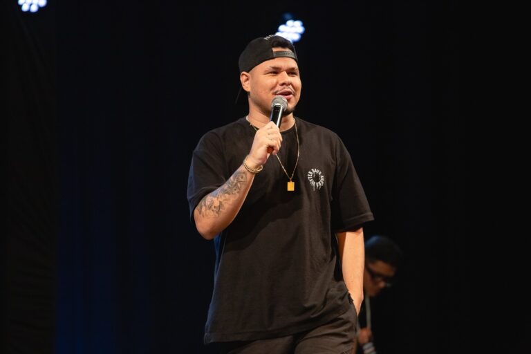 João The Rocha apresenta o solo ‘Perdoai nossas ofensas’ nesta sexta-feira