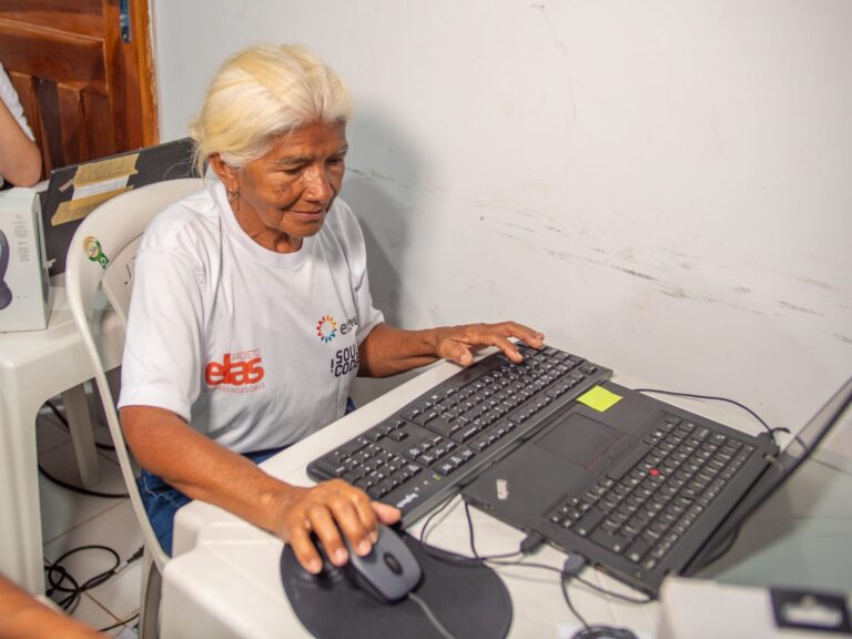 Parceria leva curso de letramento digital a 30 quebradeiras de coco de Capinzal do Norte
