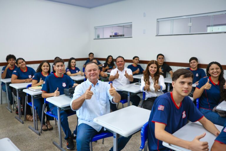 Governo do Maranhão entrega escolas reformadas, tablets e obras de infraestrutura em Barra do Corda