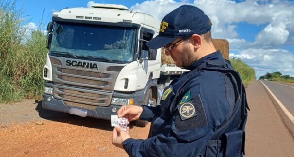 Motorista é flagrado com anfetaminas e cocaína durante fiscalização em Porto Franco