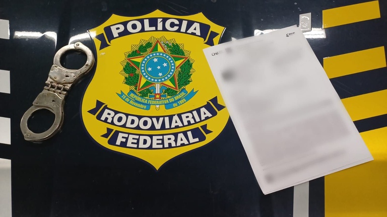 Motorista com mandado por homicídio é preso durante fiscalização na BR-135 em São Luís