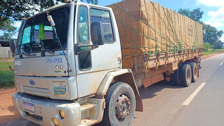 Carga de madeira sem documentação exigida é apreendida pela PRF na BR-010, no Maranhão