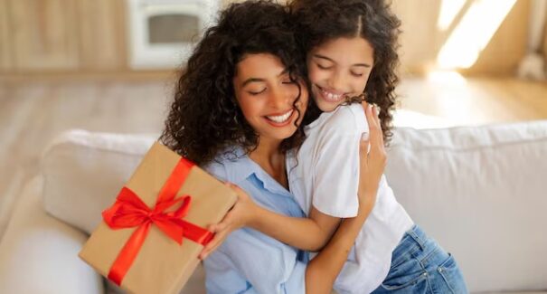 Dia das Mães: PROCON/MA aponta variações de até 148% nos preços de flores, livros e perfumaria em São Luís