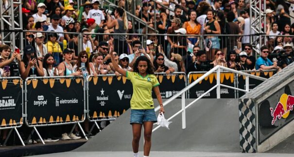Rayssa Leal volta a andar de skate após lesão no joelho: ‘Foram 40 dias de cuidado e carinho’