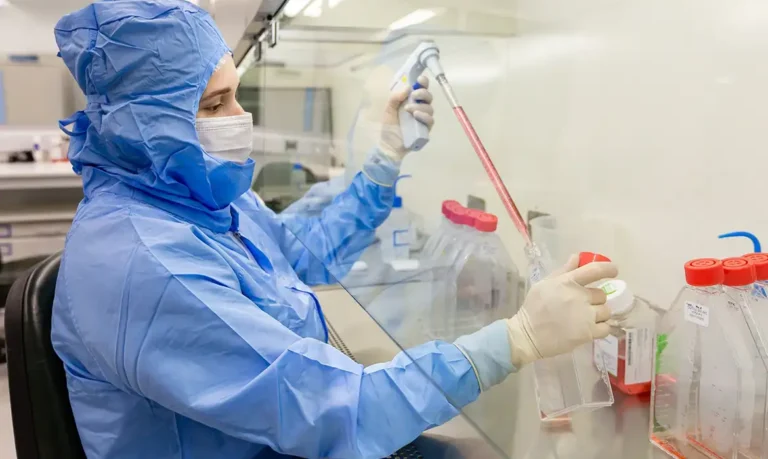 Estudo inédito com células-tronco combate complicação grave do transplante de medula óssea