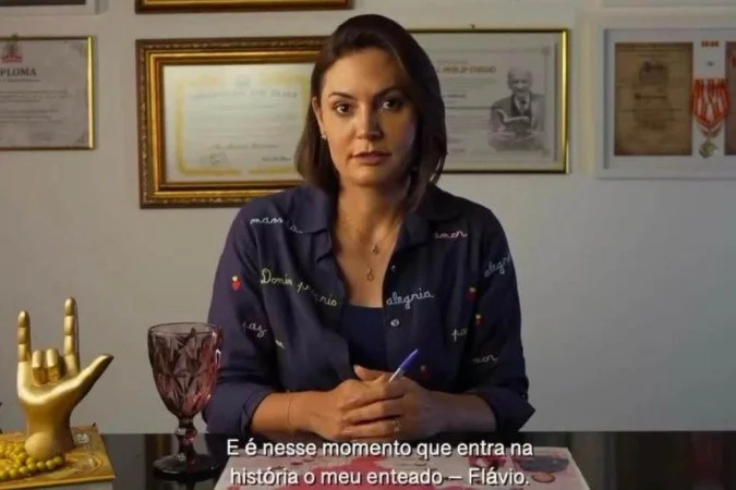 Michelle Bolsonaro minimiza crise com Flávio após relatar desentendimento sobre alianças do PL