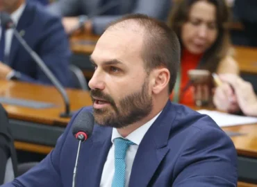 STF mantém julgamento de Eduardo Bolsonaro e rejeita pedido de adiamento