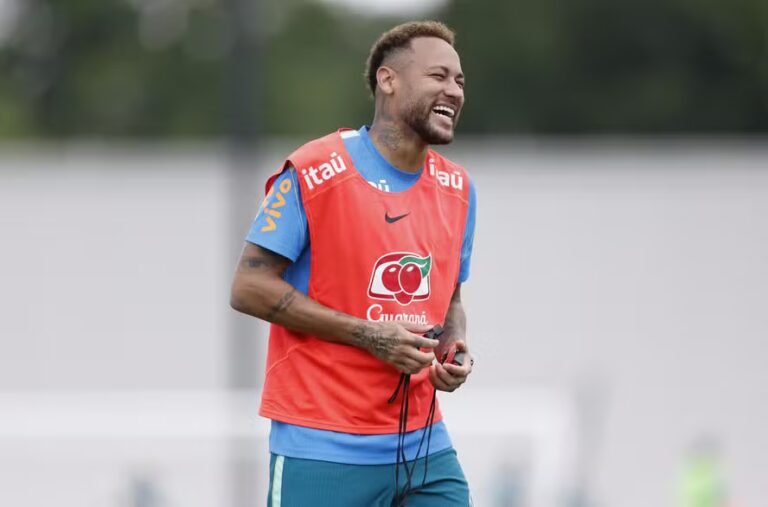 Brasil faz último ajuste para enfrentar a Escócia; Neymar participa novamente sem limitações