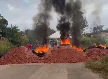 Protesto contra más condições da BR-222 provoca bloqueio total e interrompe tráfego no Maranhão