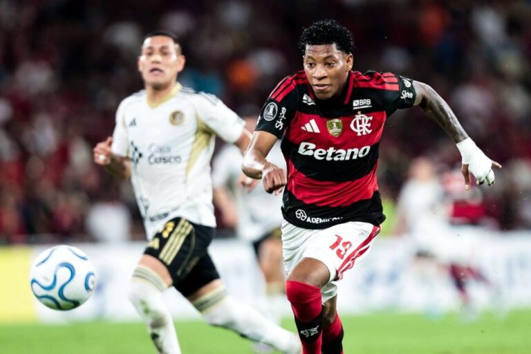 Com cinco jogadores que atuam no Brasil, Equador divulga convocação para Copa do Mundo