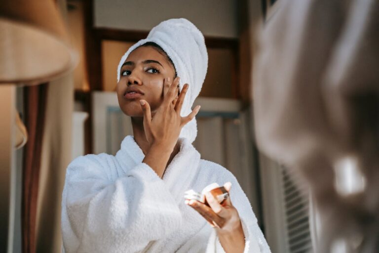Checklist de skincare prático para quem vive na correria