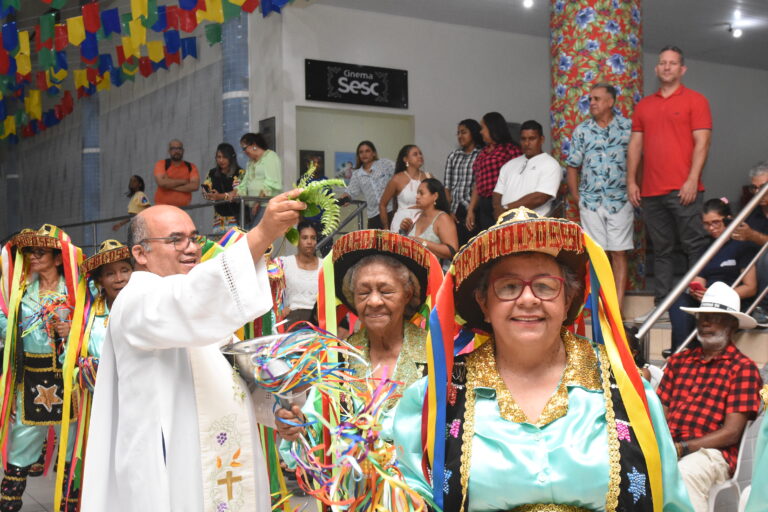 Boi Brilho do Sesc realiza batizado e abre agenda de apresentações juninas