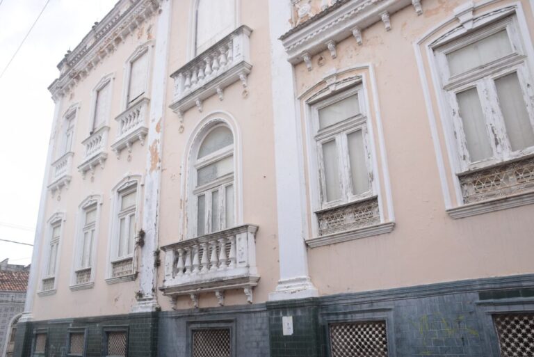 Justiça determina restauração de casarão histórico no Centro de São Luís e multa Prefeitura em R$ 500 mil