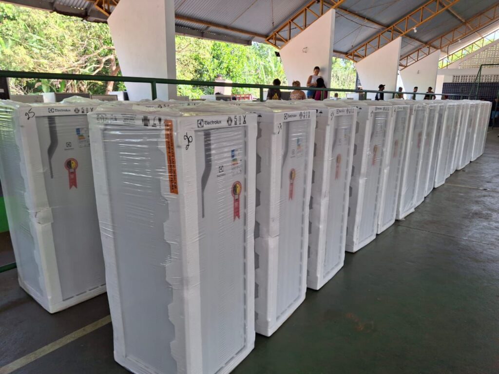 Troca gratuita de geladeiras beneficia moradores de três cidades maranhenses