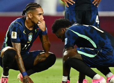 Raphinha sofre lesão na coxa direita e inicia recuperação