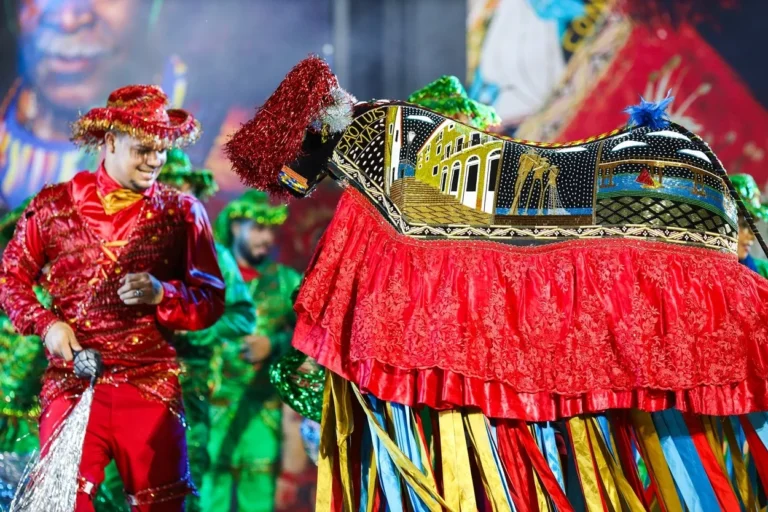 Cortejo Junino reúne 19 grupos de Bumba Meu Boi e cultura popular no Centro Histórico de São Luís