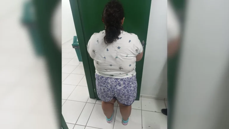 Mulher é presa suspeita de se passar por menina de 12 anos para aplicar golpes