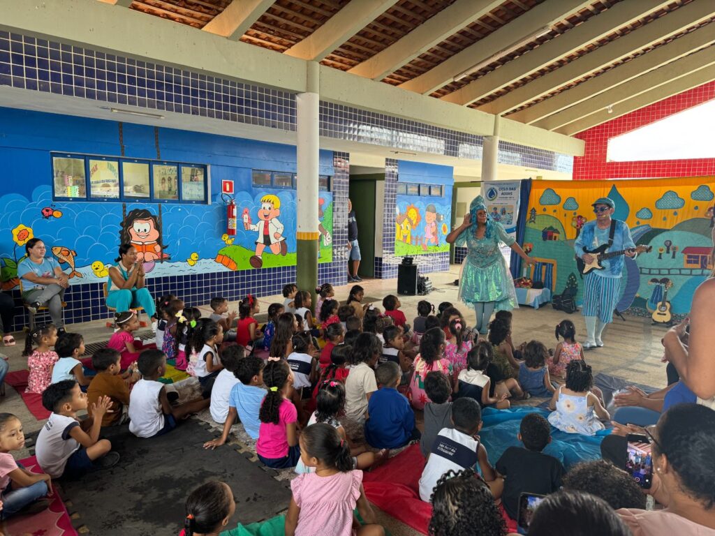 Alunos do município de Paço do Lumiar embalados pelos hist sustentáveis, cantados durante o espetáculo O Ciclo das Águas. (Divulgação/BRK)