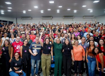 Pré-candidata estadual Cricielle realiza Plenária da Educação ao lado da secretária Jandira Dias