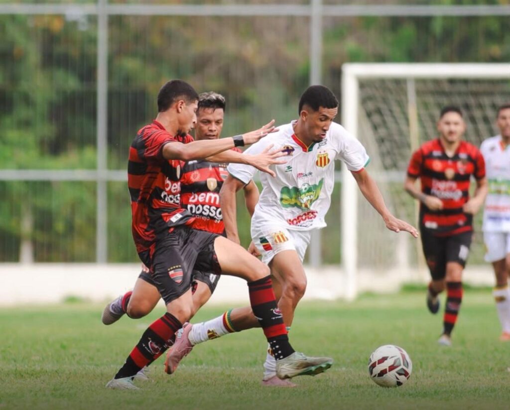 Tricolor largou na frente, mas venceu apenas por 2 a 1 (Foto: Divulgação/Ronald Felipe)