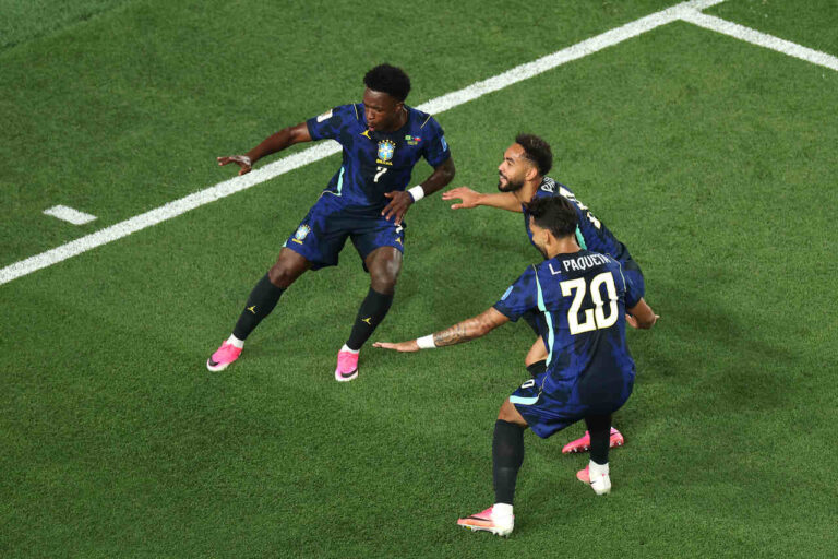 Copa do Mundo: Brasil e Escócia duelam por vaga na 2ª fase