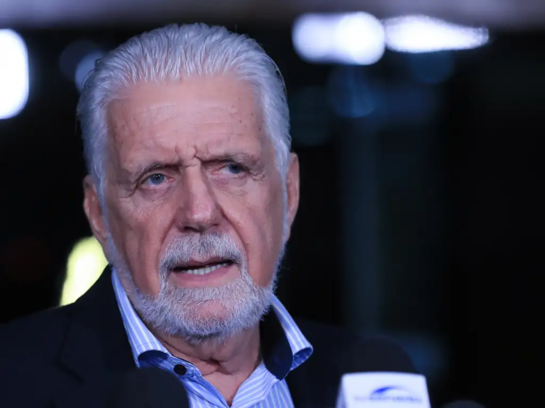 PF cumpre buscas contra Jaques Wagner, líder do governo Lula no Senado