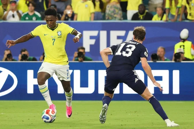 Foi gol do Vini, sim! Fornecedora da tecnologia do VAR rebate arbitragem