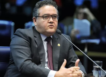 Ex-senador Roberto Rocha suspende agenda de pré-campanha por recomendação médica