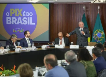 Lula critica tarifas dos EUA e diz que Brasil buscará novos parceiros comerciais