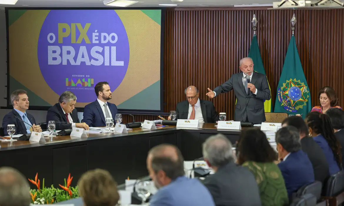 Lula critica tarifas dos EUA e diz que Brasil buscará novos parceiros comerciais