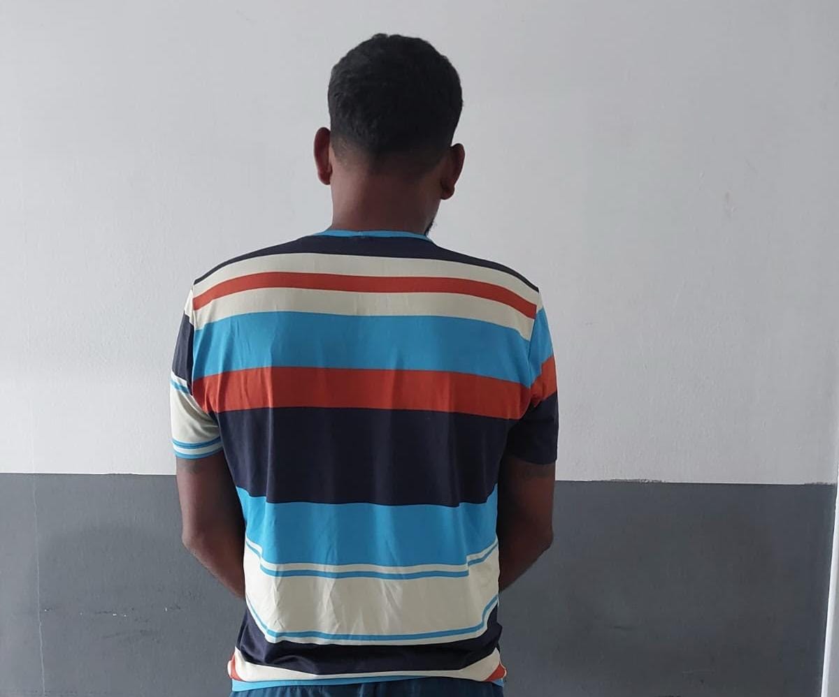Homem é preso suspeito de vender drogas em área próxima a faculdade em São Luis