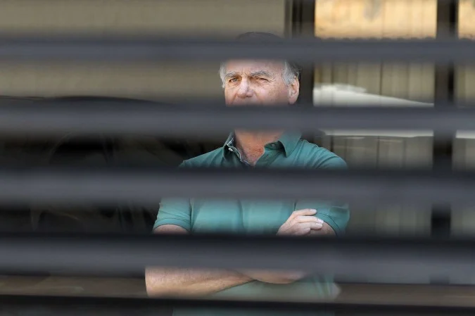 Justiça determina busca na casa de Bolsonaro por armas e documentos