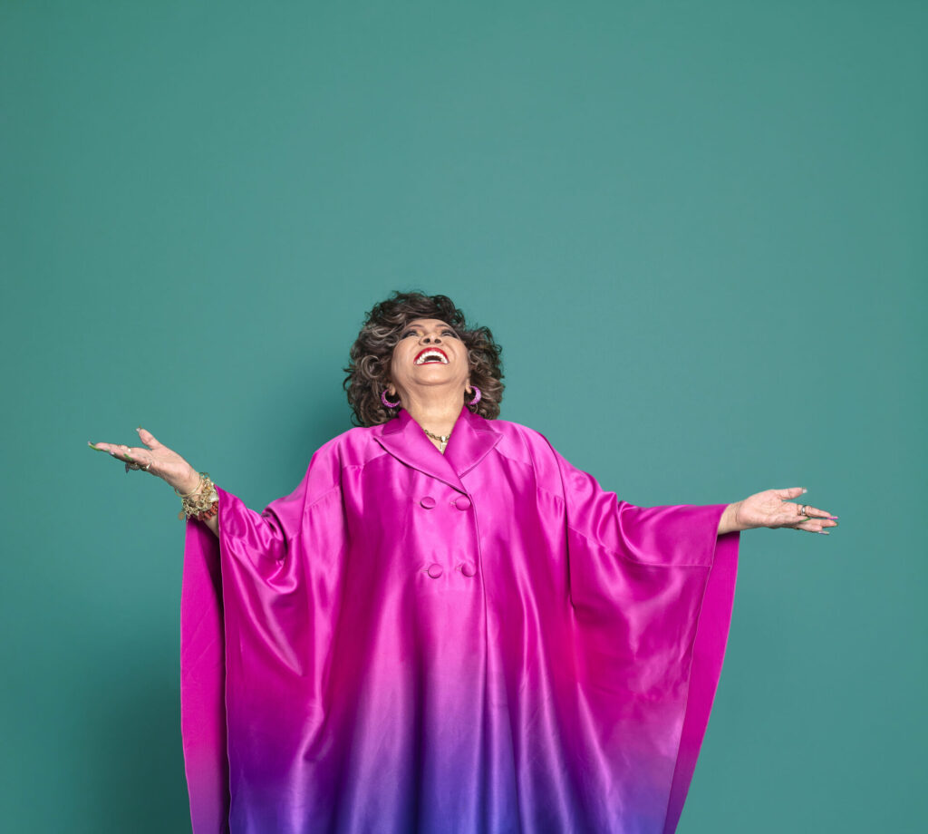 Idealizada e produzida pelo Centro Cultural Vale Maranhão, a mostra que celebra vida e obra da cantora Alcione, estreia dia 10 de julho no Museu das Favelas (Foto: Leo Aversa/leo@leoaversa.com)