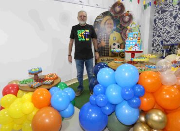 Aniversário surpresa de Plínio Túzolo reúne amigos e colegas no HSE-HSLZ
