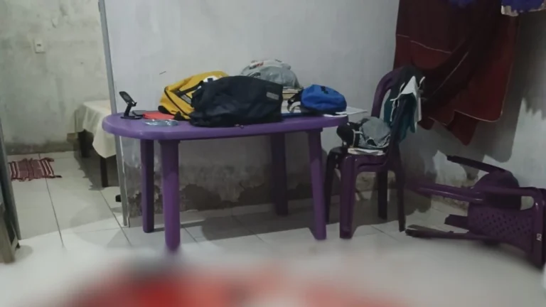 Professor é esfaqueado dentro de casa em Bacabal; adolescente é apreendido suspeito do crime