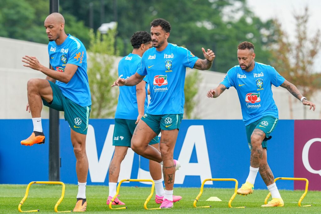 Lesão de Paquetá abre disputa por vaga no meio-campo da seleção brasileira para as oitavas de final