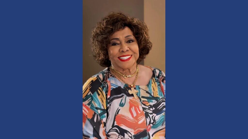 Alcione tranquiliza fãs após queda durante show em São Luís