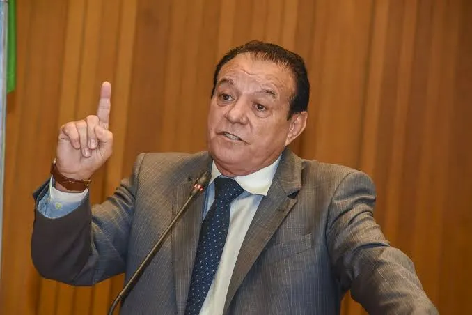 Raimundo Cutrim se apresenta à PF para cumprir prisão domiciliar