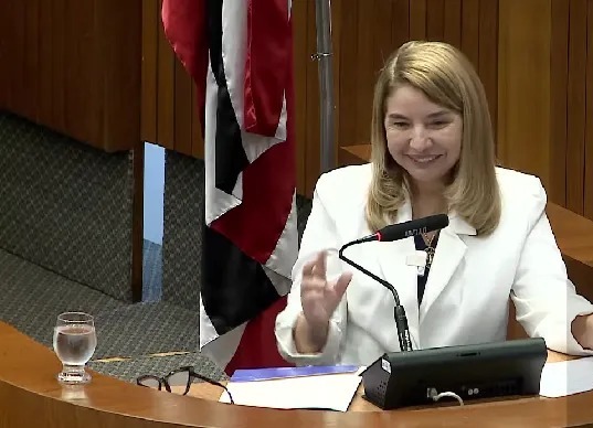 “Chegou o momento de ampliar o trabalho”, diz Iracema Vale ao anunciar pré-candidatura à Câmara Federal