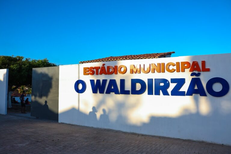 Lago da Pedra ganha Estádio Waldirzão totalmente reformado e nova praça com academia ao ar livre