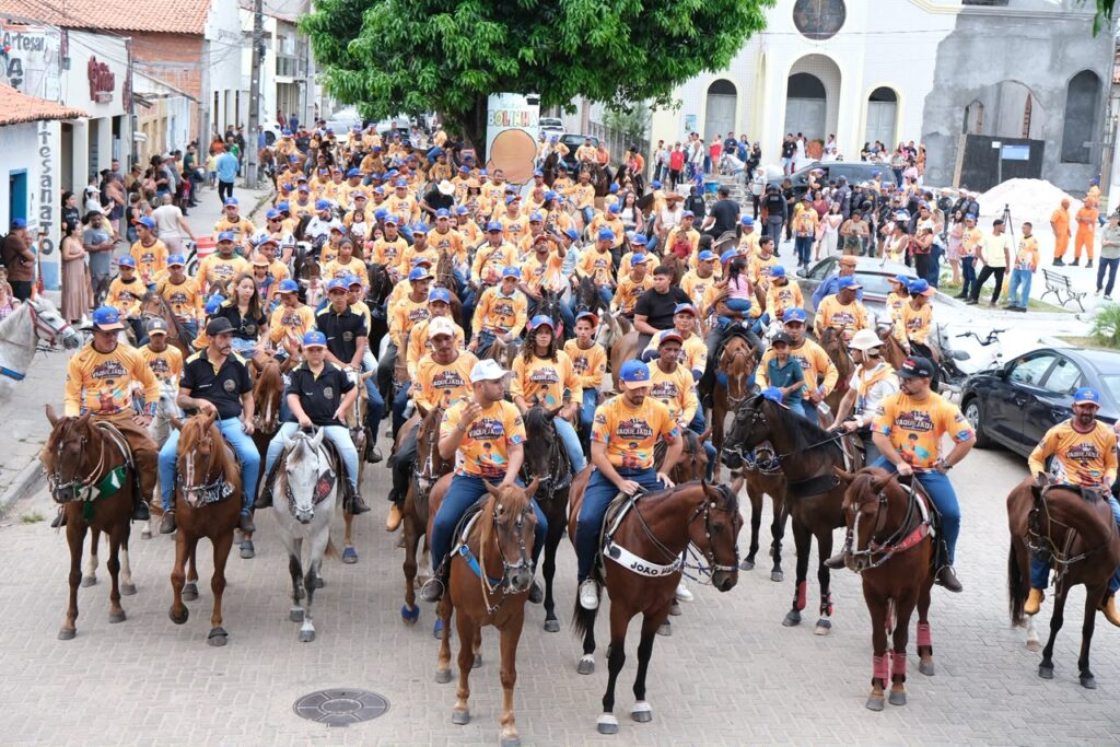 Cultura, fé e tradição marcam o primeiro dia da 41ª Vaquejada de Barreirinhas