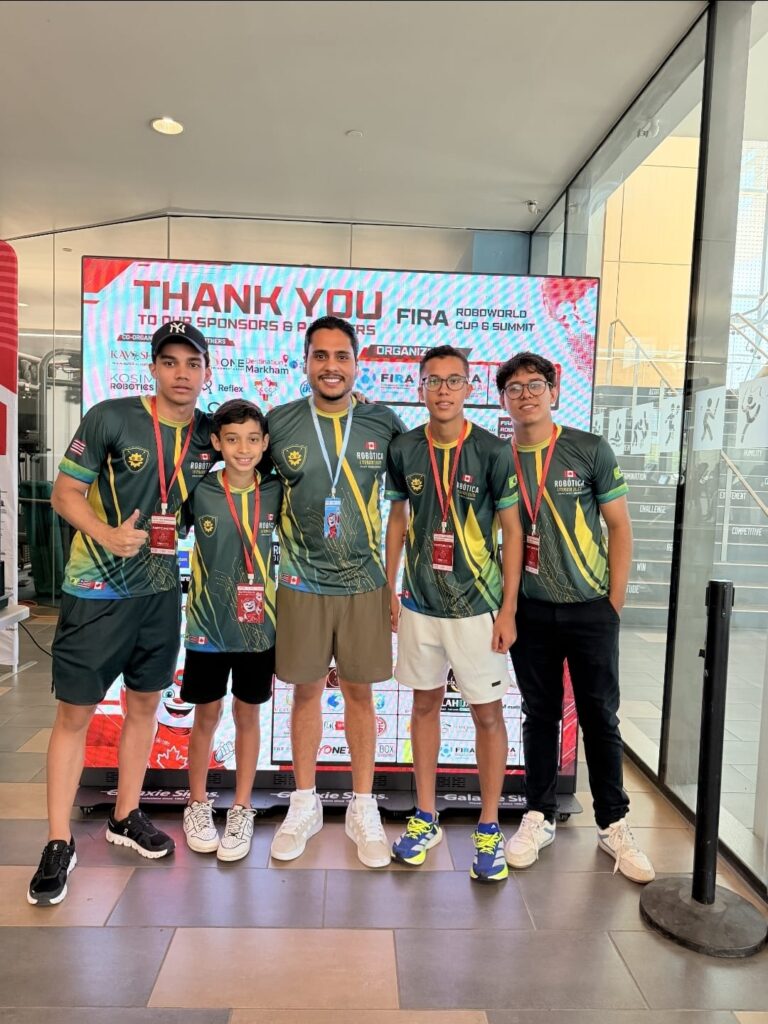 Estudantes maranhenses vencem Mundial de Robótica no Canadá e colocam o Brasil no pódio