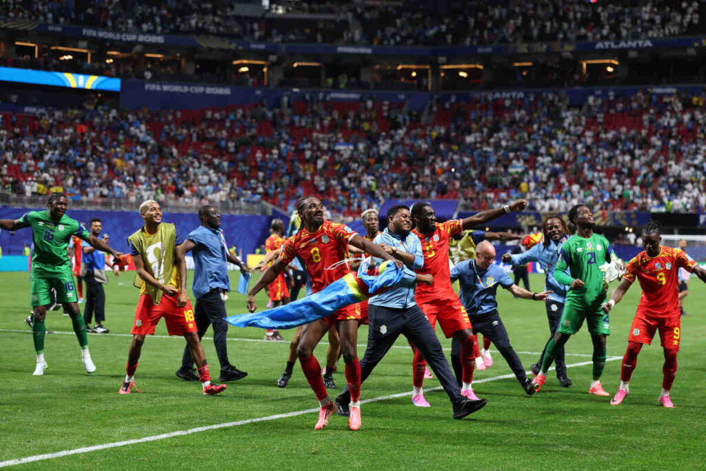 Congoleses celebram classificação inédita (Foto: Molly Darlington / Getty Images)
