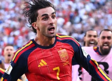 Espanha domina a Argentina e conquista o bicampeonato da Copa do Mundo na prorrogação